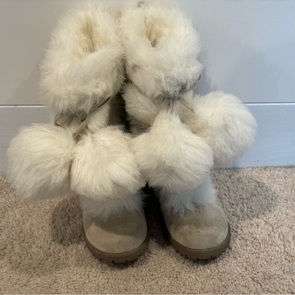 Old Navy pom pom boots - Picture 3 of 8
